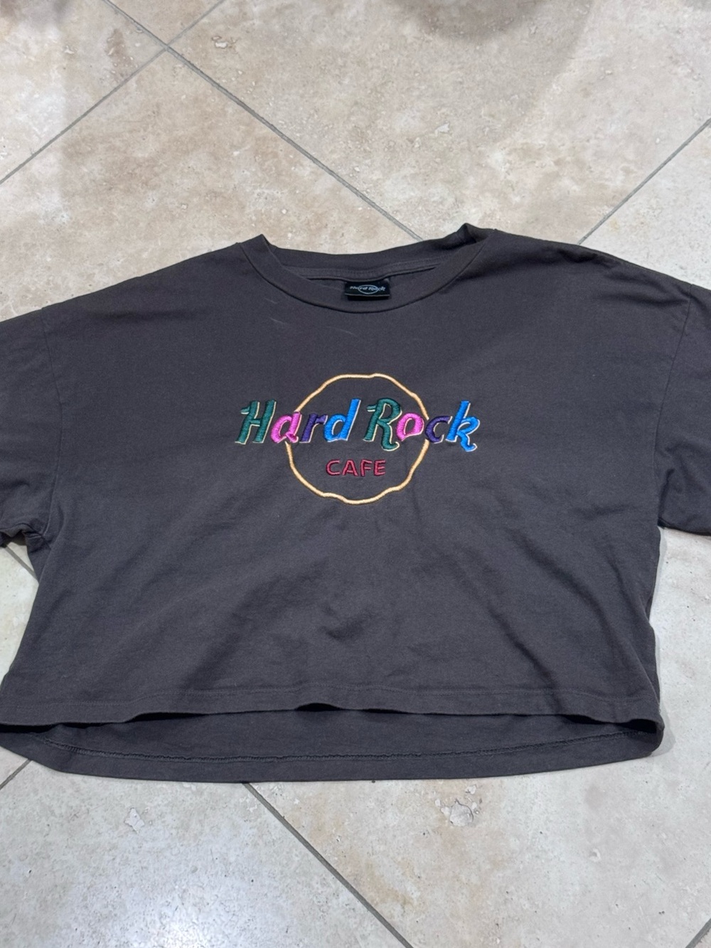 Hard Rock Cafe Cropped Tee - brown with embroidered Multicolor Logo